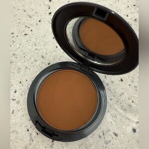 ⭐️ Cover FX Pressed Mineral Foundation ⭐️